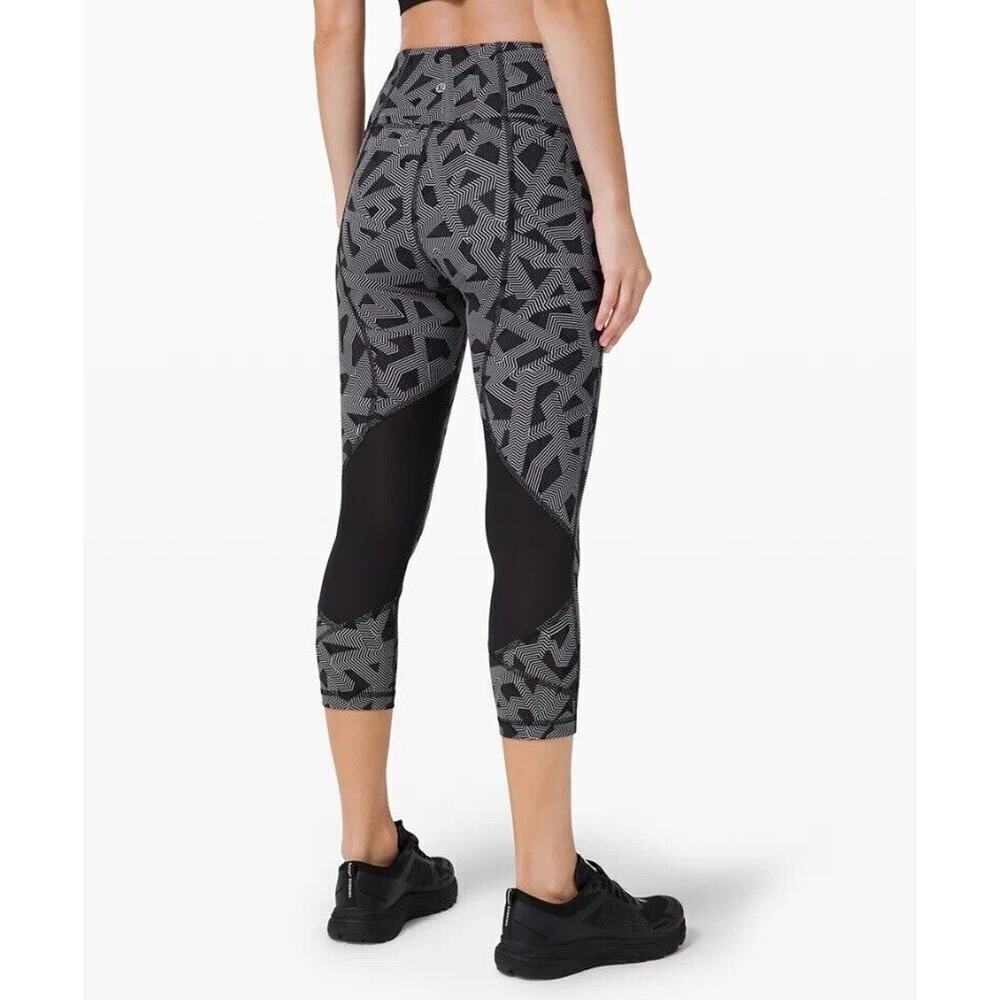 Lululemon Pace Rival High Rise Crop 22" Black Grey Design Running Legging Size 4 - Picture 2 of 12
